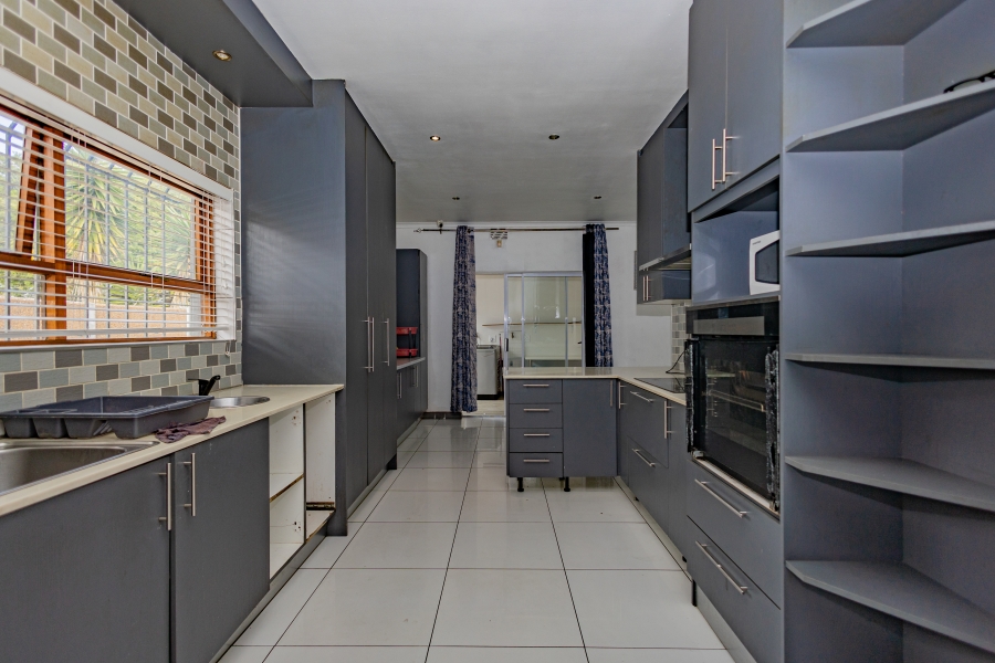 5 Bedroom Property for Sale in Vasco Estate Western Cape